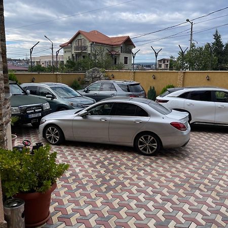 GK Villa Tbilisi Esterno foto